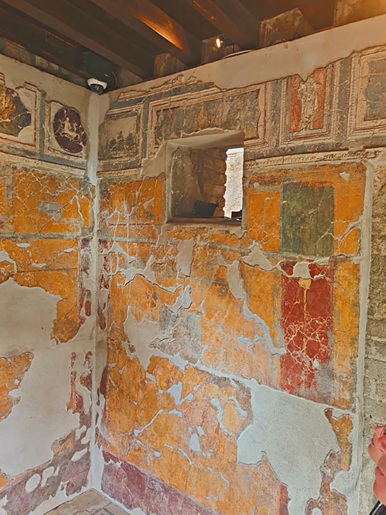 VII.16.a Pompeii. November 2023. 
Room 1, north-east corner and east wall. Photo courtesy of Giuseppe Ciaramella.