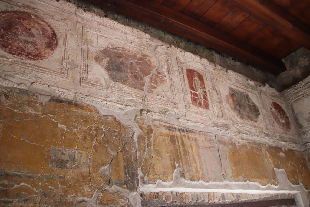 VII.16.a Pompeii. October 2020. Room 1, looking towards upper south wall. Photo courtesy of Klaus Heese.