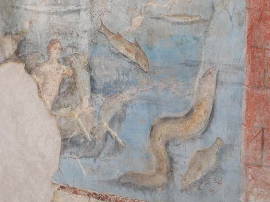 VII.16.a Pompeii. May 2015. Room 9, lower south end of east wall. Photo courtesy of Buzz Ferebee.