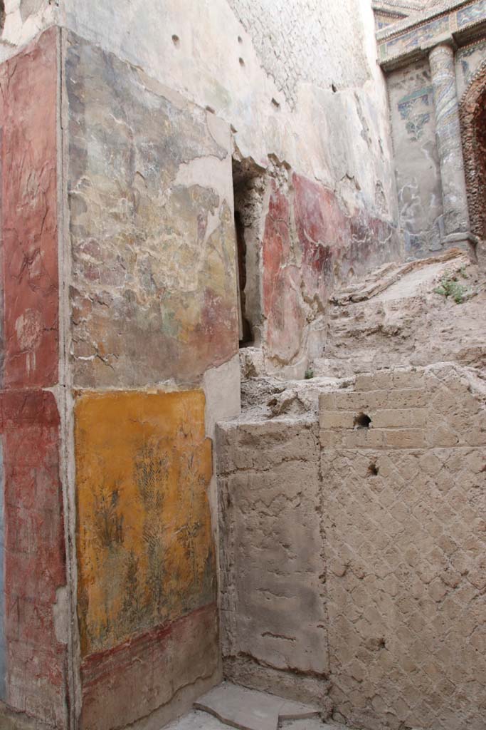 VII.16.a Pompeii. October 2020. 
Room 9, looking east along north wall at side of cascade. Photo courtesy of Klaus Heese.