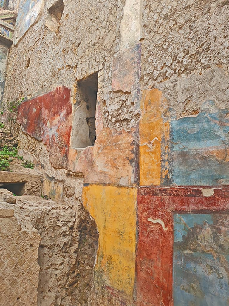 VII.16.a Pompeii. November 2023. 
Room 9, south wall of Nymphaeum cascade. Photo courtesy of Giuseppe Ciaramella.