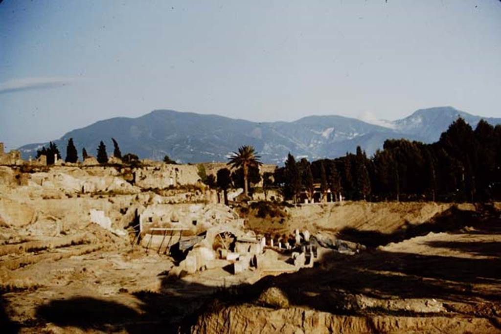 VII.16 a Pompeii. 1961. Looking south-east towards the excavation of the Suburban Baths. Photo by Stanley A. Jashemski.
Source: The Wilhelmina and Stanley A. Jashemski archive in the University of Maryland Library, Special Collections (See collection page) and made available under the Creative Commons Attribution-Non Commercial License v.4. See Licence and use details.
J61f0308