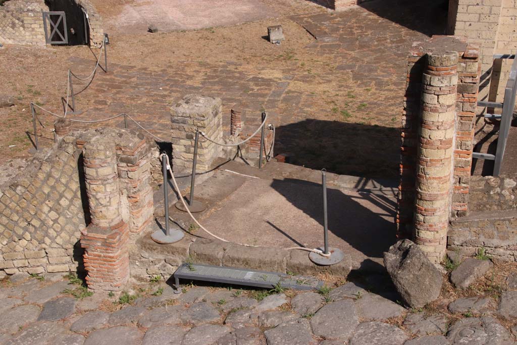VII.16.a Suburban Baths. September 2019. Looking north to entrance doorway to courtyard C. 
Photo courtesy of Klaus Heese.
