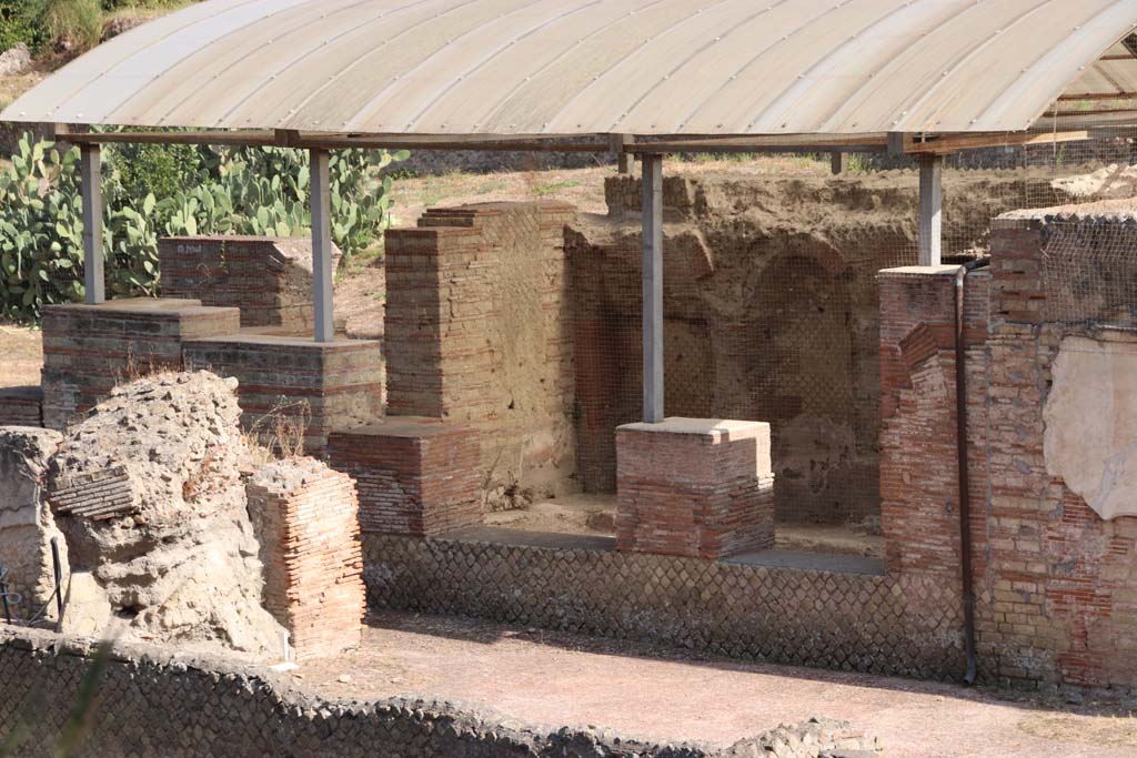 VII.16.a Pompeii. September 2019. Looking north-east towards room 2 - the hot pool
Photo courtesy of Klaus Heese.
1391 Pompeji - Terme Suburbane - Natatio (überdacht). September 2019.