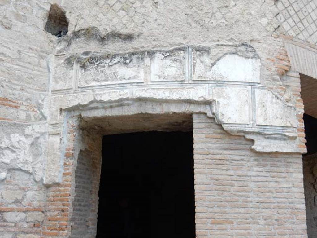 VII.16.a Pompeii. May 2015. Exterior of windows of room 4, on east side of courtyard C.  Photo courtesy of Buzz Ferebee.