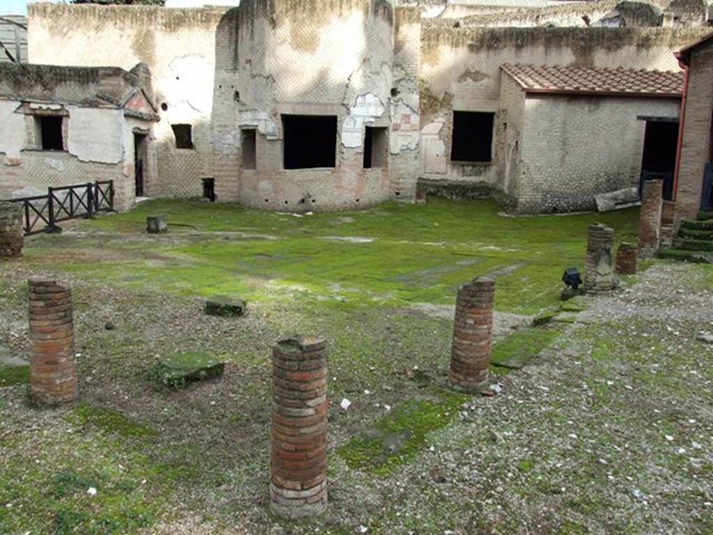 VII.16.a Pompeii.  December 2006. Courtyard C, enclosed by two sided portico on west and south sides.