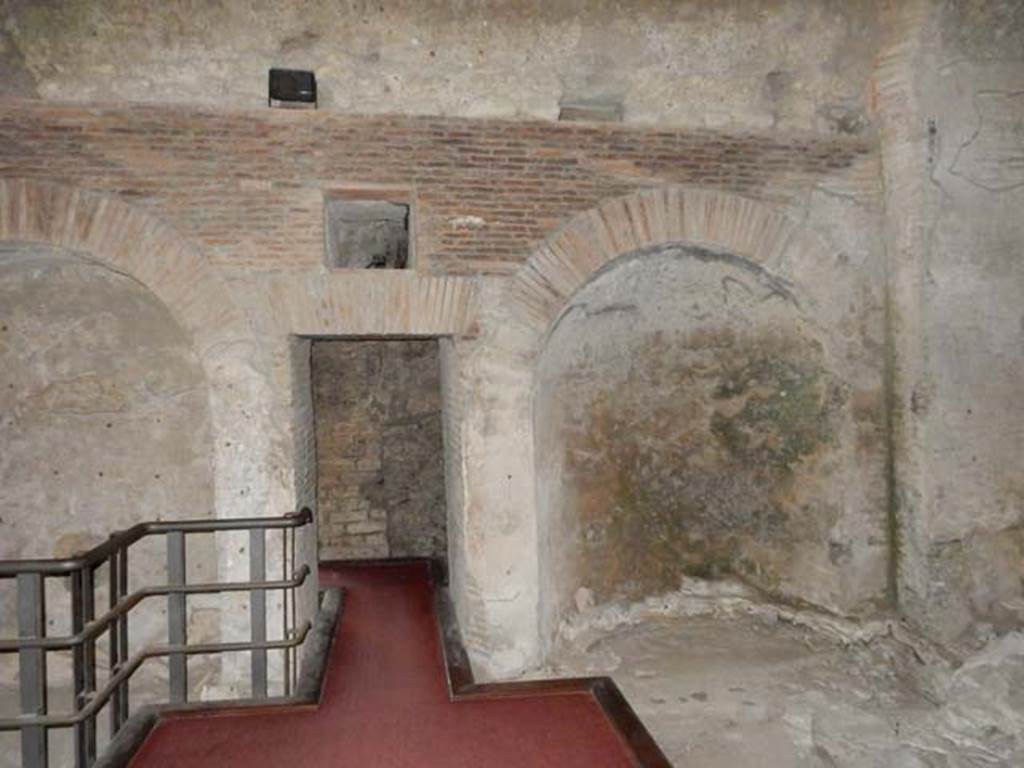 VII.16.a Pompeii. May 2015.  Room 4, looking towards north wall and niche on east side of doorway leading to room 3.  Photo courtesy of Buzz Ferebee.
