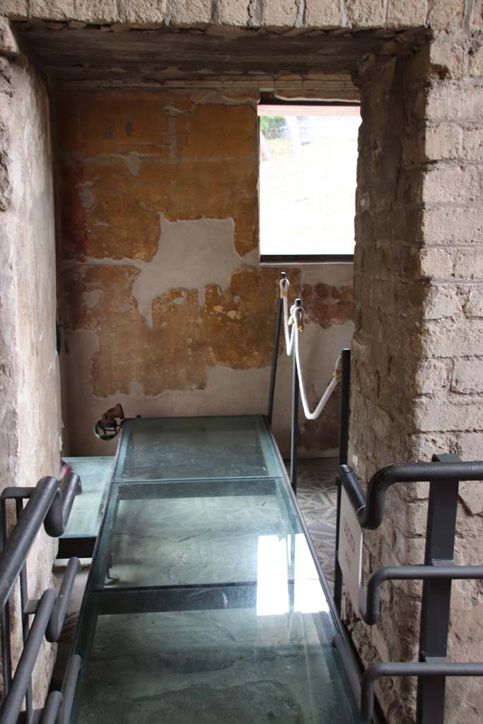 VII.16.a Pompeii. October 2020. Room 1, looking west from south-east corner doorway, from room 3.
Photo courtesy of Klaus Heese.