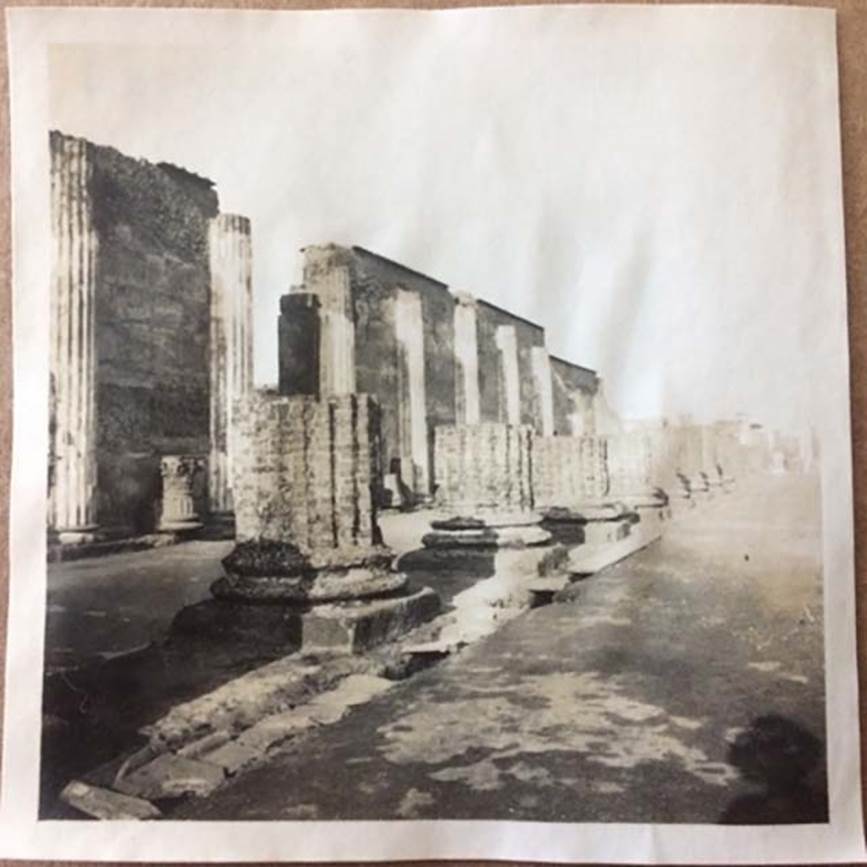 VIII.I.1, Pompeii. August 27, 1904. Looking east towards north wall, and doorway at VIII.1.2.  Photo courtesy of Rick Bauer.