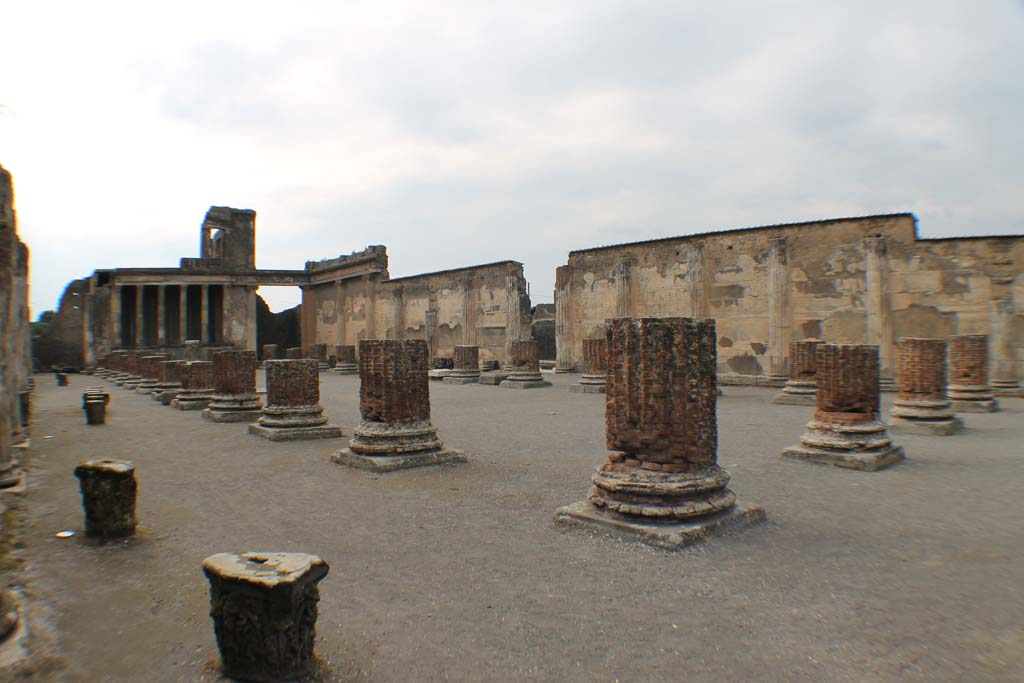 VIII.1.1 Pompeii. March 2014. Looking north-west from south corridor. 
Foto Annette Haug, ERC Grant 681269 DÉCOR.