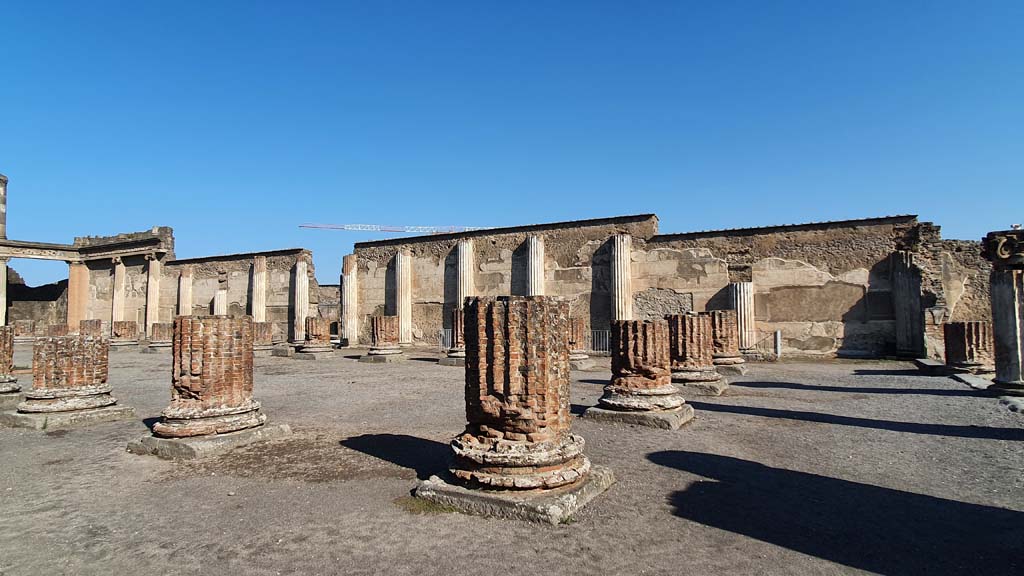 VIII.1.1 Pompeii. July 2021. Basilica, looking north-west along north wall.
Foto Annette Haug, ERC Grant 681269 DÉCOR.