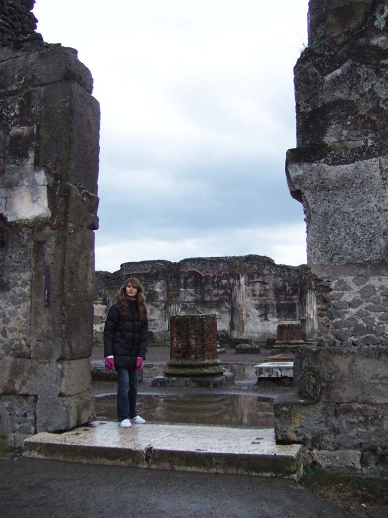 VIII.1.2 Pompeii. December 2005. Via Marina entrance doorway to Basilica, looking south.