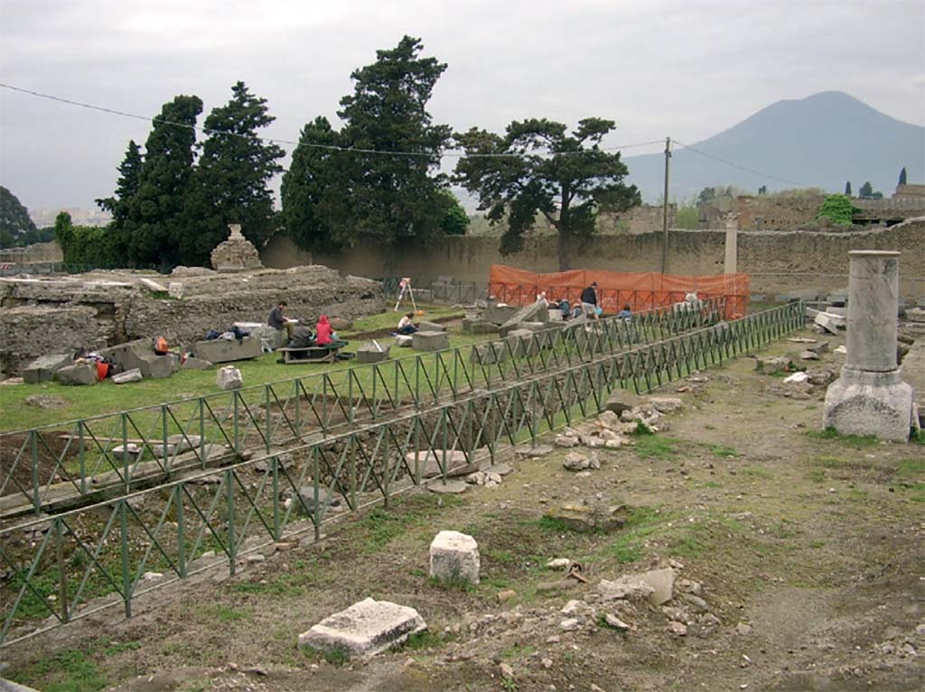 VIII.1.3 Pompeii. Pompeii, sanctuary of Venus from the south-west during excavation in 2006.
Photo courtesy of M. Carroll.
See Carroll M., 2008. Nemus et Templum. Exploring the sacred grove at the Temple of Venus in Pompeii in Nuove ricerche archeologiche nell’area vesuviana: (scavi 2003-2006). Roma: L’Erma di Bretschneider, p. 39 fig. 2.