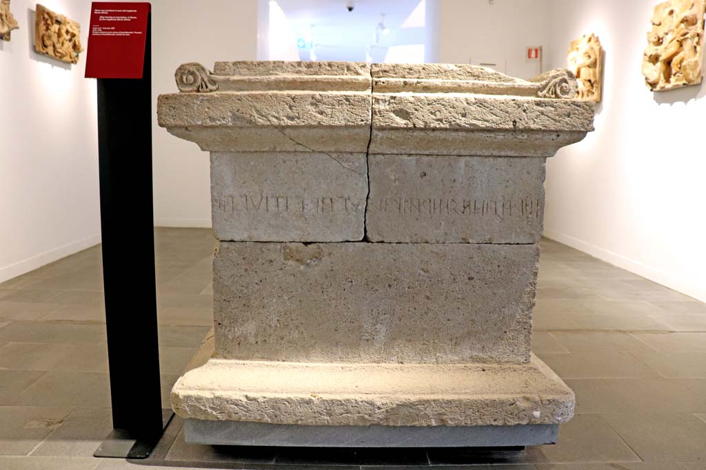 VIII.1.4 Pompeii Antiquarium. February 2021. 
Altar with Oscan inscription to Maras Atinius, aedile of Samnite Pompeii, from the sanctuary of Sant’Abbondio di Pompei.
Photo courtesy of Fabien Bièvre-Perrin (CC BY-NC-SA).