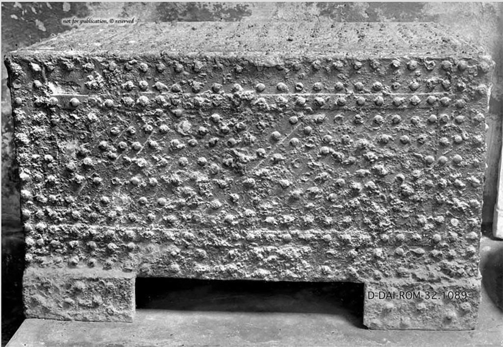 VIII.1.4 Pompeii. 1932. Arca or money chest, perhaps on display in Room I, see above Appendix, with iron plating an riveting ?
According to Pernice –
Bronze chest. Find location unknown. Now in Pompeii Antiquarium.
See Pernice, E., 1932. Hellenistische Tische, Zisternenmündungen, Beckenuntersätze, Altäre u. Truhen. Berlin, p. 93, Taf. 58.6.
DAIR 32.1089. Photo © Deutsches Archäologisches Institut, Abteilung Rom, Arkiv. 
Thanks to Espen B. Andersson for assisting us in our interest in money-chests.