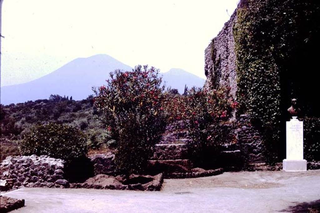 Larario dei Pompeianisti. Pompeii. 1966. Looking north. Photo by Stanley A. Jashemski.
Source: The Wilhelmina and Stanley A. Jashemski archive in the University of Maryland Library, Special Collections (See collection page) and made available under the Creative Commons Attribution-Non Commercial License v.4. See Licence and use details.
J66f0101