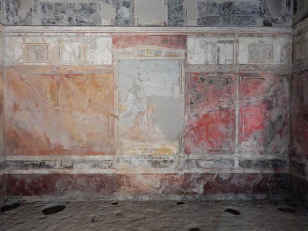 VIII.1.a, Pompeii. May 2018. East wall of oecus A, central painting of Theseus and the Minotaur.
Photo courtesy of Buzz Ferebee.