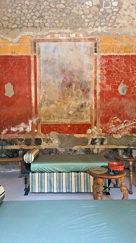 VIII.1.a, Pompeii. 2016/2017. 
Looking towards central painting on north wall of triclinium C. 
Photo courtesy of Giuseppe Ciaramella.