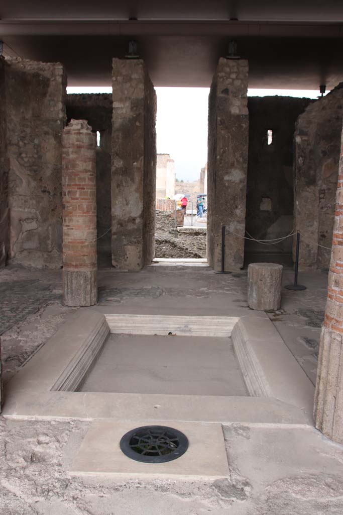 VIII.2.1 Pompeii. October 2020. Looking towards doorways on north side of atrium.
On the left, a cubiculum, in the centre – the entrance corridor, and on the right, another cubiculum.
Photo courtesy of Klaus Heese.
According to Pagano and Prisciandaro -
Of the rooms on either side of the entrance corridor, both had floors of black and white mosaic of triangles.
One (on the left) was decorated with panels showing landscapes on yellow plaster, the other, (on the right) with white plaster, had some simple panels.
Refs: PAH, I.2.74 and La Vega, p.159.
See Pagano, M. and Prisciandaro, R., 2006. Studio sulle provenienze degli oggetti rinvenuti negli scavi borbonici del regno di Napoli. Naples: 
Nicola Longobardi, p.93.
