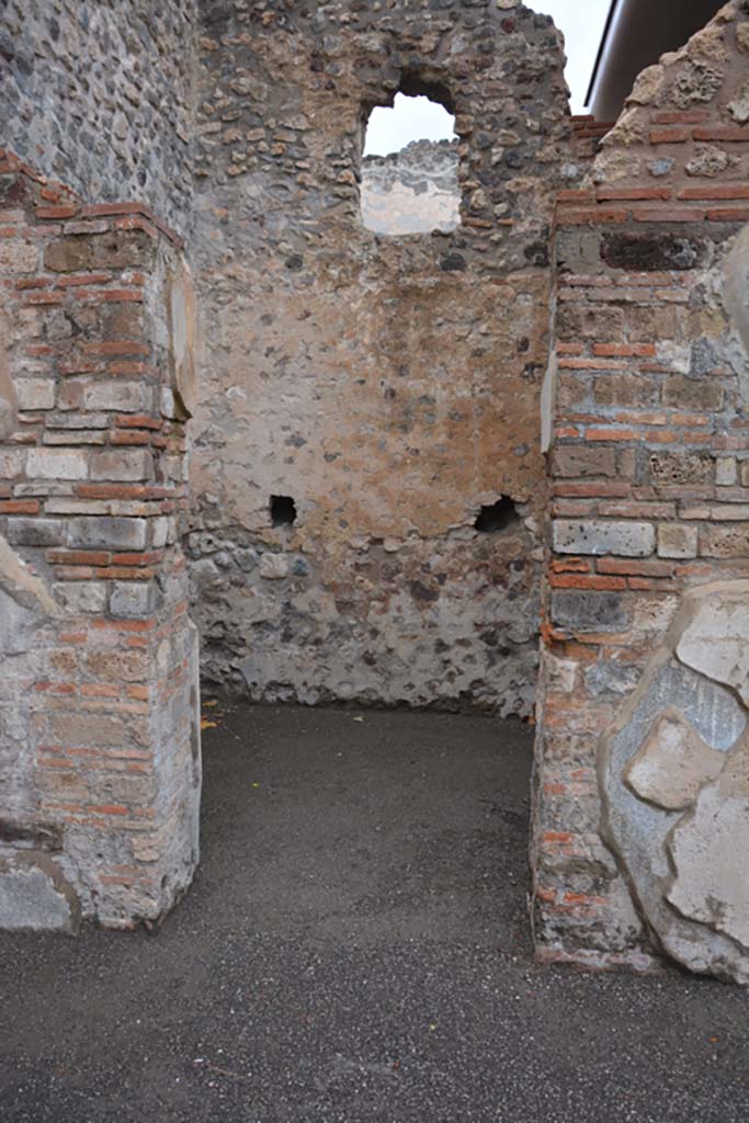 VIII.2.3 Pompeii. November 2017. Doorway to cubiculum on west side of entrance corridor.
Foto Annette Haug, ERC Grant 681269 DÉCOR.