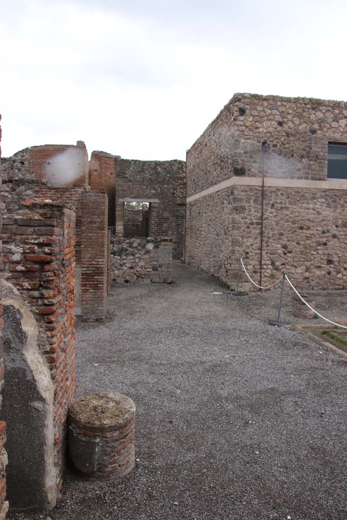 VIII.2.3 Pompeii. October 2020. Looking east across north portico, across VIII.2.5 towards corridor leading towards VIII.2.7 and rear. 
Photo courtesy of Klaus Heese.