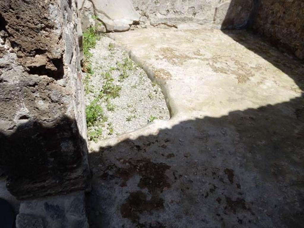 VIII.2.13 Pompeii. May 2018. Looking along north wall towards north-east corner of room in south east corner of atrium, Photo courtesy of Buzz Ferebee.
