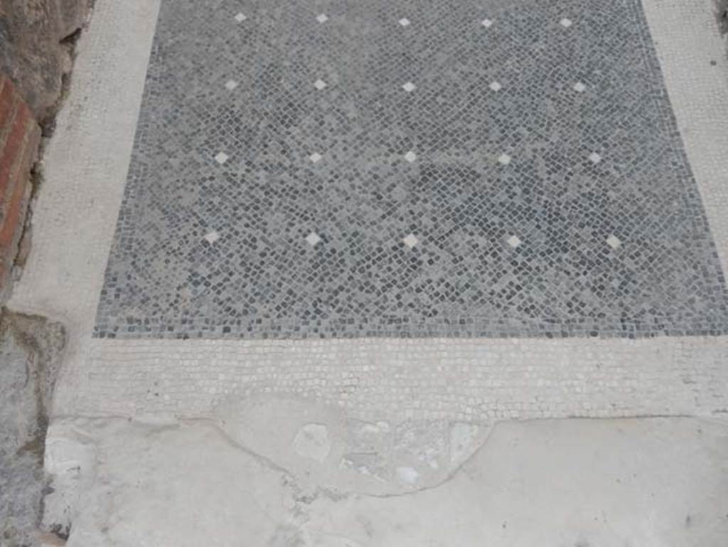 VIII.2.14/16 Pompeii. May 2017. North end of corridor between both houses, looking south.  Photo courtesy of Buzz Ferebee.