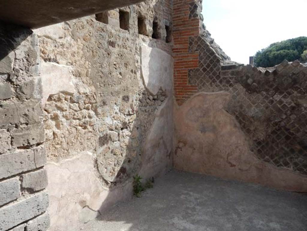 VIII.2.14 Pompeii. May 2017. North-east corner of room on south side of entrance corridor. Photo courtesy of Buzz Ferebee.