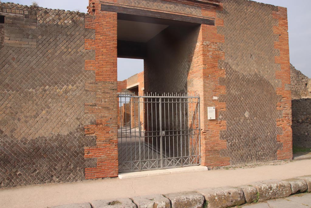 VIII.2.16 Pompeii. October 2023. Looking west towards entrance doorway. Photo courtesy of Klaus Heese.
