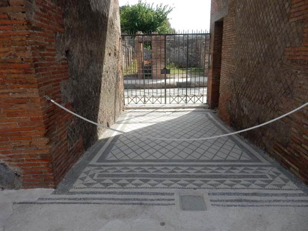 VIII.2.16 Pompeii. May 2017. Looking east lnto entrance corridor towards doorway, from atrium.  Photo courtesy of Buzz Ferebee.