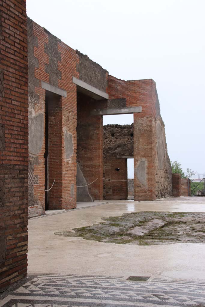 VIII.2.16 Pompeii. October 2020. Looking west across atrium towards south-west corner. 
Photo courtesy of Klaus Heese.