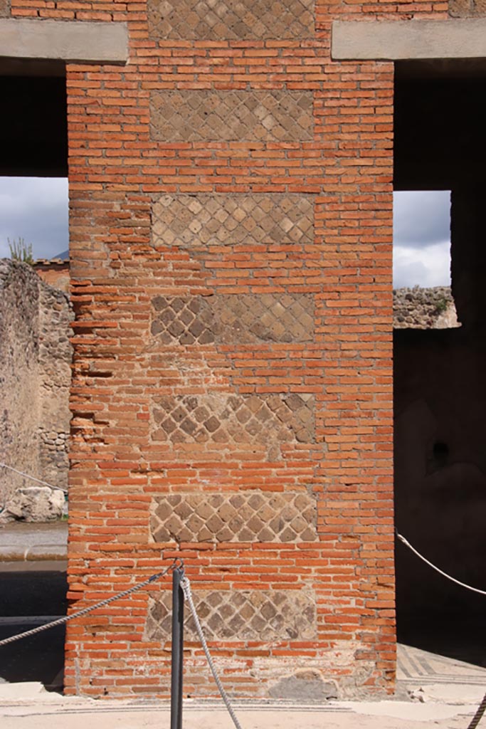 VIII.2.16 Pompeii. May 2024. 
Detail of wall on north side of atrium. Photo courtesy of Klaus Heese.