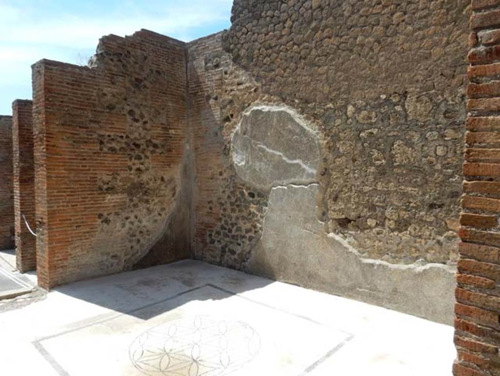 VIII.2.16 Pompeii. May 2018. Triclinium in north-west corner of atrium with doorway onto north portico, on left. 
Photo courtesy of Buzz Ferebee.