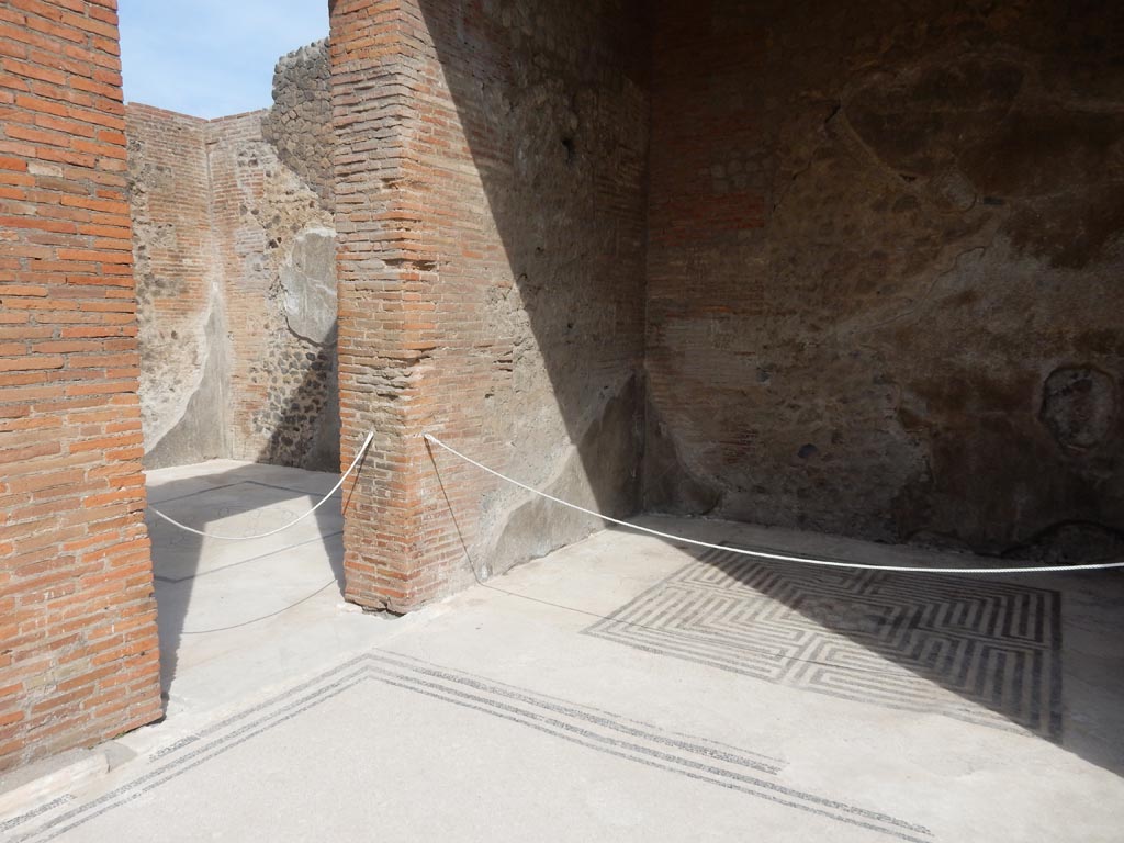 VIII.2.16 Pompeii. May 2017. 
North-west corner of atrium, with doorway to triclinium, on left, and north ala, on right. Photo courtesy of Buzz Ferebee.