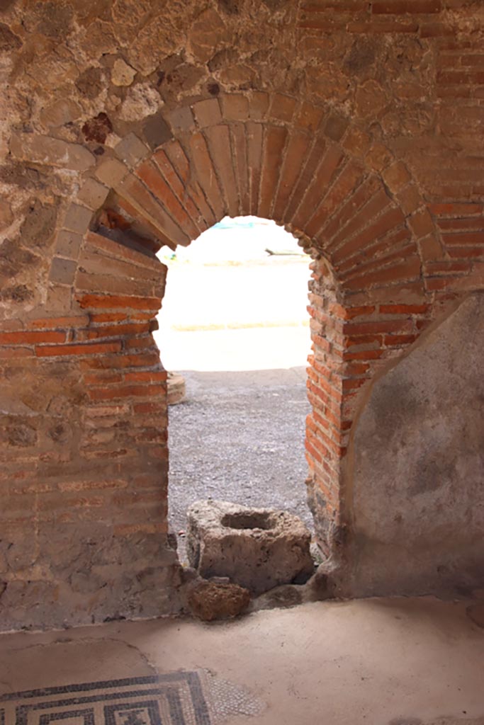 VIII.2.16 Pompeii. May 2024. 
Cubiculum on north side of atrium, with windowed niche opening onto the atrium of VIII.2.14.
Photo courtesy of Klaus Heese.