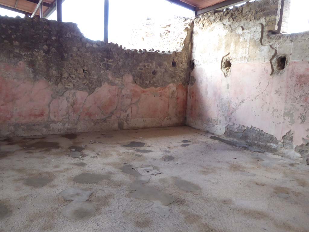 VIII.2.23 Pompeii. January 2017. Looking towards north-west corner of exedra. 
Foto Annette Haug, ERC Grant 681269 DÉCOR.