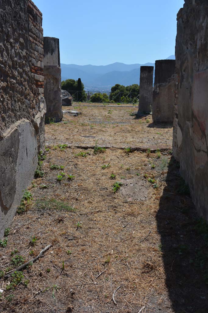 VIII.2.28 Pompeii. March 2019. Looking south towards atrium from entrance corridor/fauces.
Foto Annette Haug, ERC Grant 681269 DÉCOR.