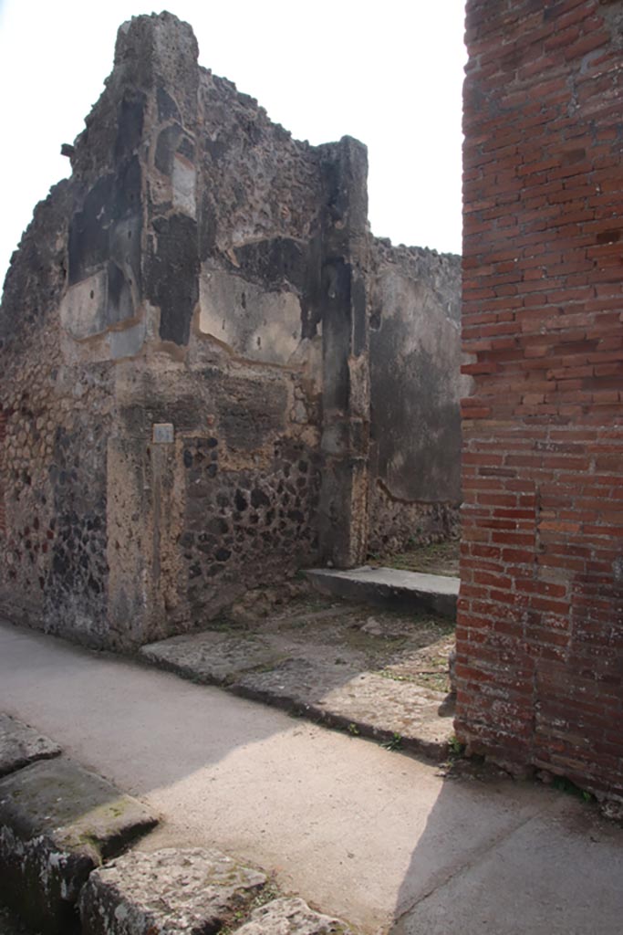 VIII.2.34 Pompeii. October 2023. 
Looking towards east wall of vestibule. Photo courtesy of Klaus Heese.