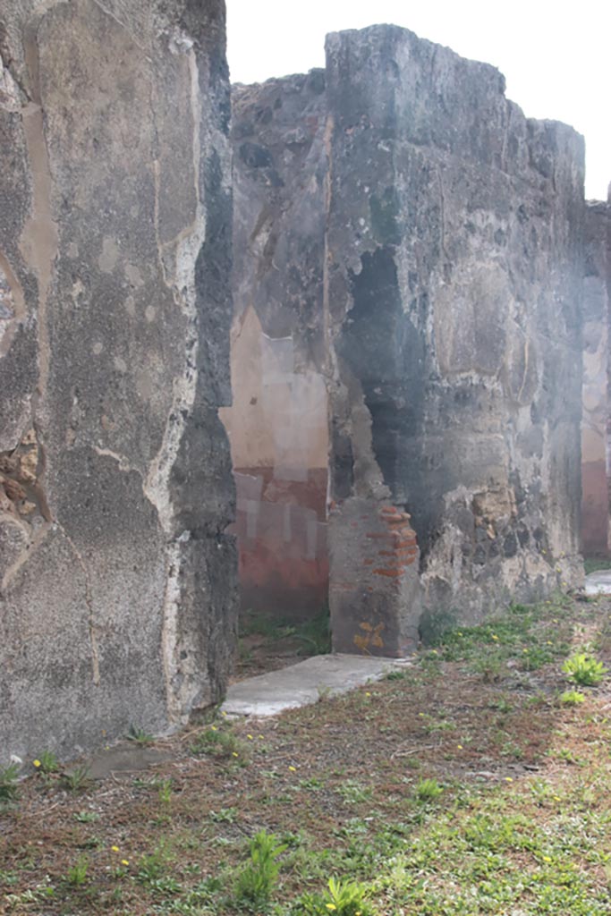 VIII.2.34 Pompeii. October 2023. 
Doorway to room ‘f’ on east side of atrium. Photo courtesy of Klaus Heese.