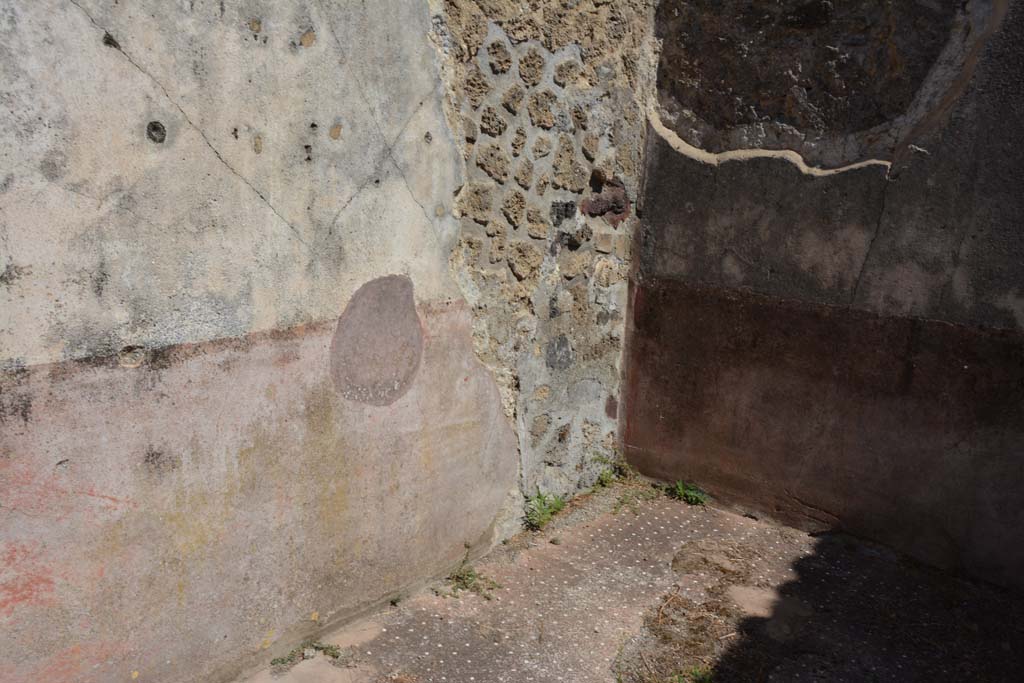 VIII.2.34 Pompeii. September 2019. Cubiculum ‘f’, looking towards north-east corner.
 Foto Annette Haug, ERC Grant 681269 DÉCOR.