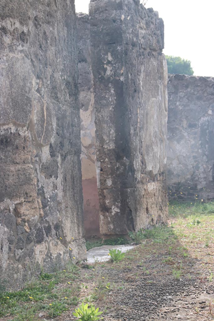 VIII.2.34 Pompeii. October 2023. 
Doorway to room ‘g’ on east side of atrium. Photo courtesy of Klaus Heese.