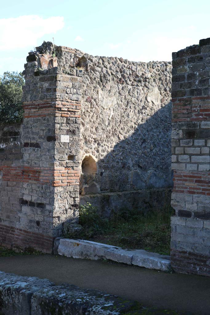 VIII.2.35 Pompeii. December 2018. 
Looking towards entrance doorway, and east wall. Photo courtesy of Aude Durand.