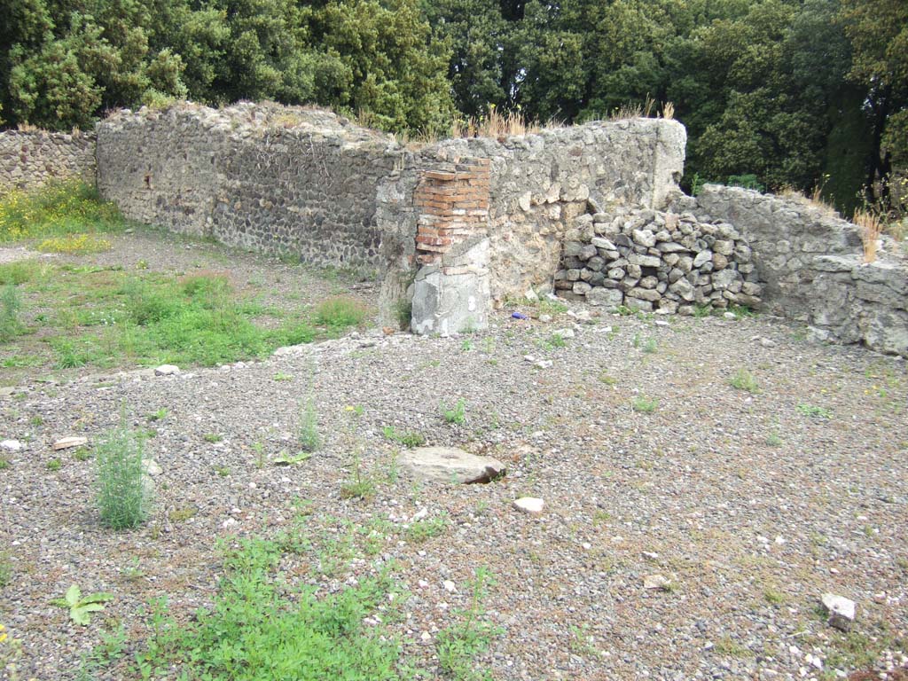 VIII.2.37 Pompeii. May 2006. Looking towards north-east corner of peristyle area, with steps down towards large room or atrium.