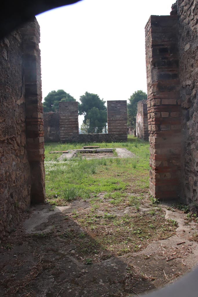 VIII.2.39 Pompeii. October 2023. 
Looking south towards atrium from entrance doorway. Photo courtesy of Klaus Heese.