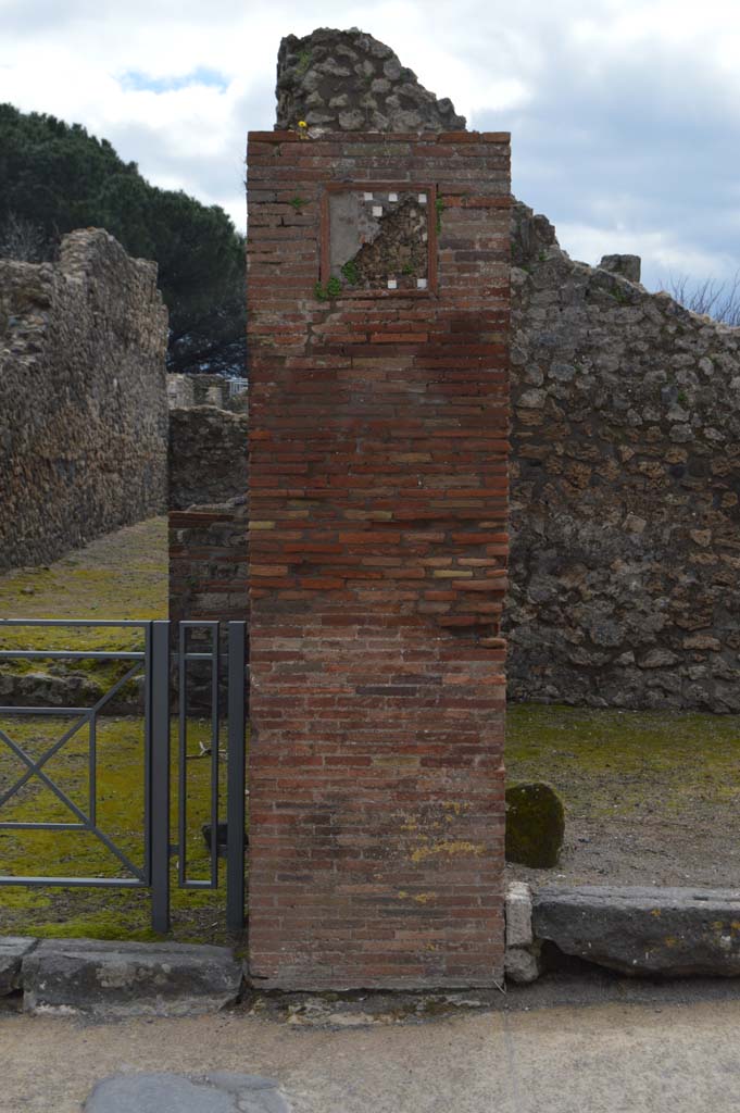 VIII.3.6 on left, and VIII.3.5, on right, Pompeii. March 2018. 
Looking south to pilaster between entrance doorways.
Foto Taylor Lauritsen, ERC Grant 681269 DÉCOR.