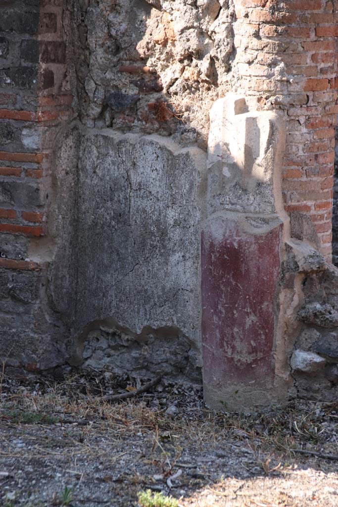 VIII.3.16 Pompeii. September 2021. 
Looking south-west across peristyle with remaining red painted stucco decoration. 
Photo courtesy of Klaus Heese.