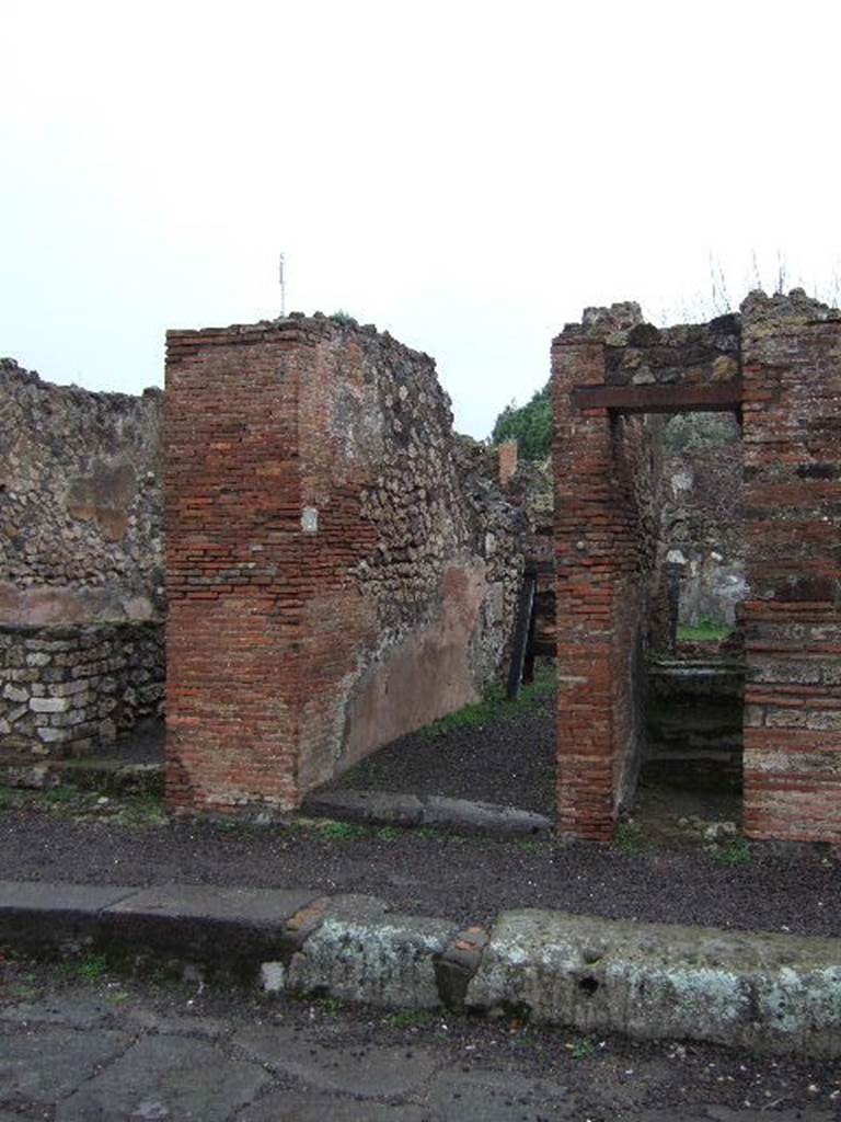 VIII.3.21 Pompeii. December 2005.  Entrance, with steps to upper floor at VIII.3.20 on right.