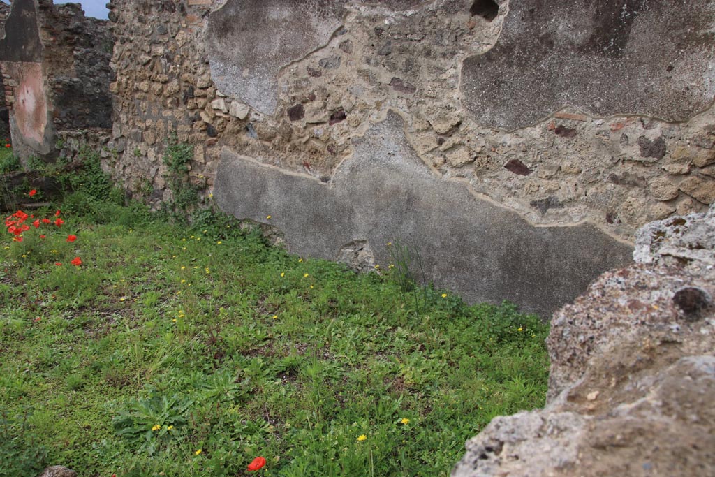VIII.3.21 Pompeii. May 2024. 
Looking towards lower west wall of garden area (8), photo taken over wall from VIII.3.24. Photo courtesy of Klaus Heese.