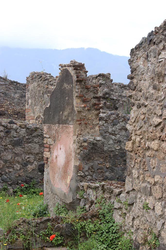 VIII.3.21 Pompeii. May 2024. 
Looking towards window at south end of west wall of garden area (8), photo taken over wall from VIII.3.24. 
Photo courtesy of Klaus Heese.