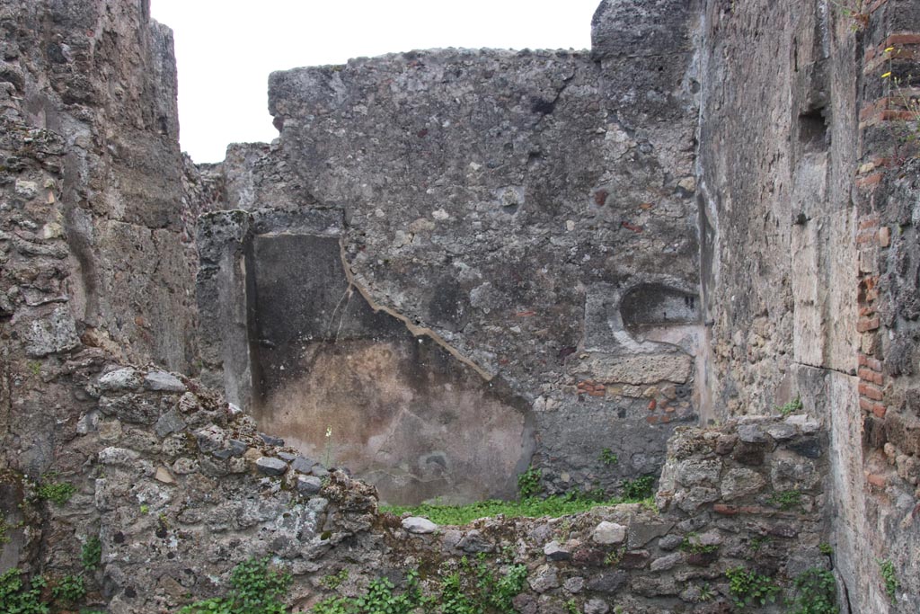 VIII.3.27 Pompeii. May 2024.  
Looking towards south wall of cubiculum on the north side of the entrance corridor, photo taken from rear room of VIII.3.28.
Photo courtesy of Klaus Heese.